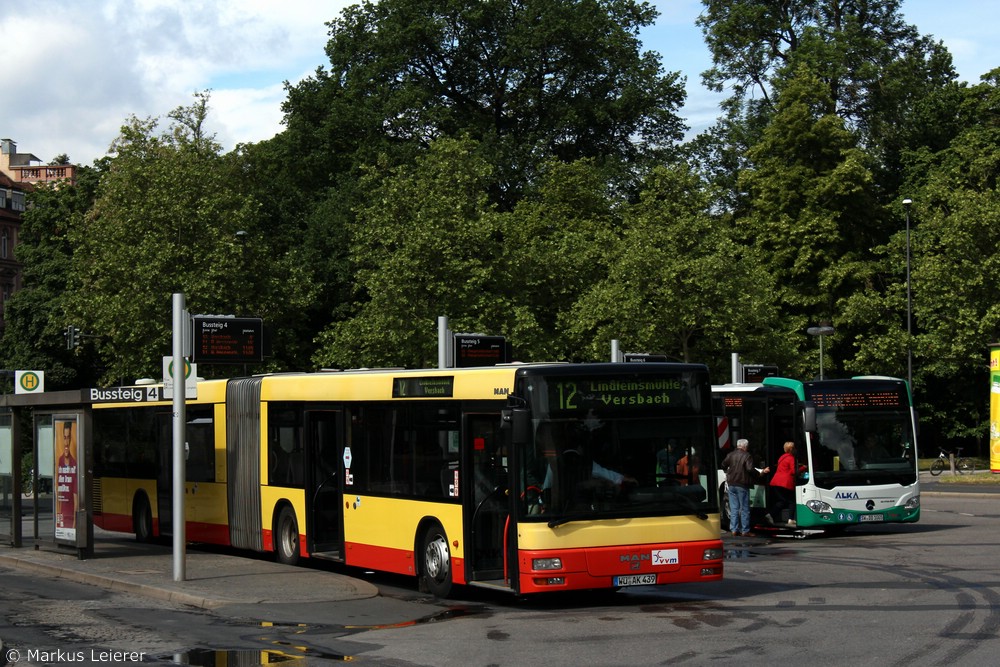 KOM 439 | Busbahnhof