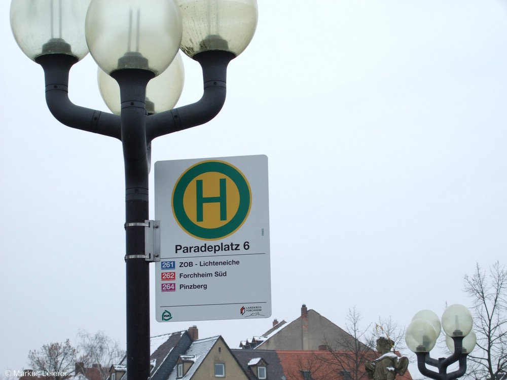 Haltestellenschild: Paradeplatz