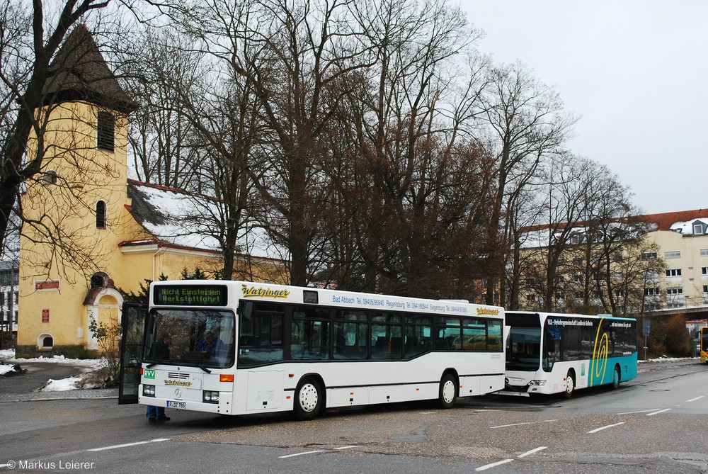 2 Watzinger Busse bein Abschleppen