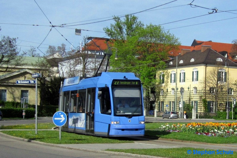 MVG 2213 (R3.3) | Karolinenplatz