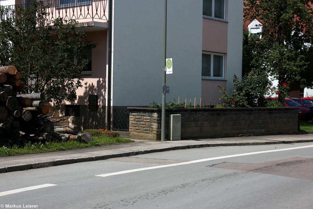 Haltestelle: Rottenegg, Dorfstraße / Abzweigung Bergstraße