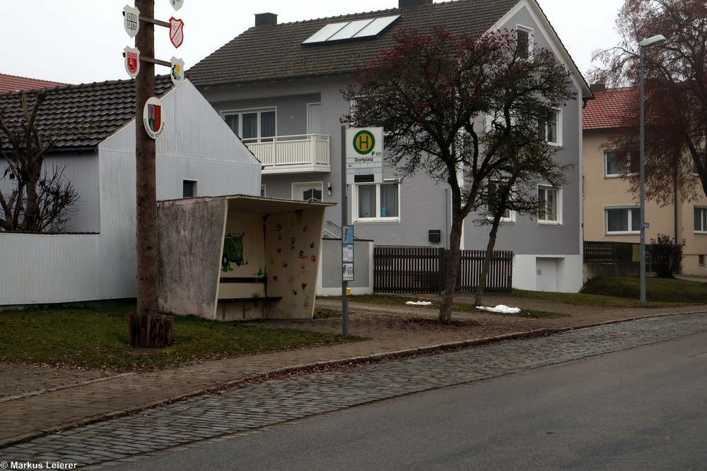 Haltestelle: Böhmfeld, Dorfplatz