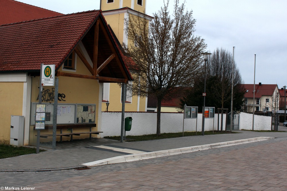 Haltestelle: Kasing, Kirchplatz