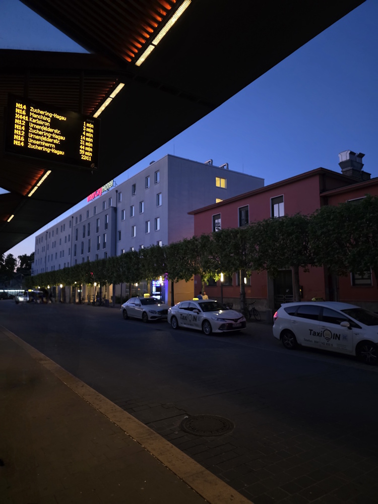 Hauptbahnhof Stadtauswärts