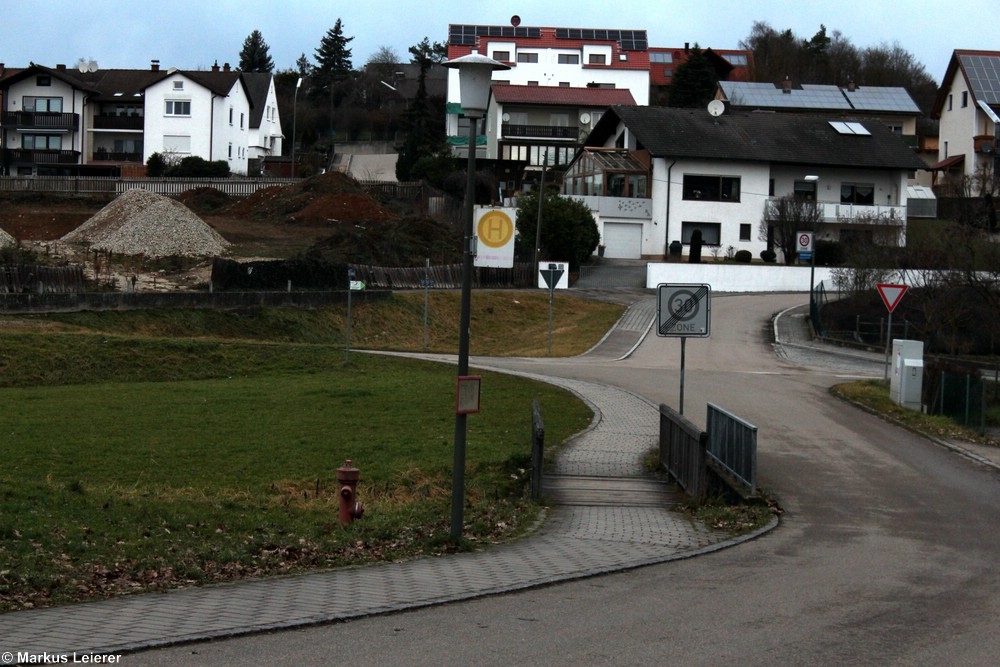 Haltestelle: Oberdolling, Tollostraße