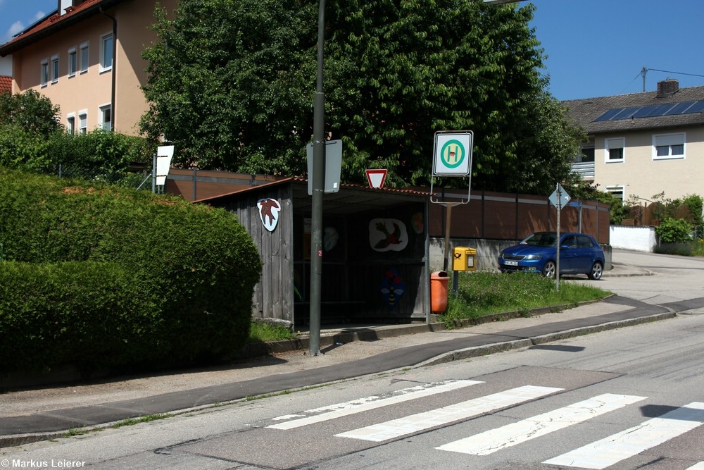 Haltestelle: Jebertshausen, Bushaltestelle Auerbergstr. / Amselweg