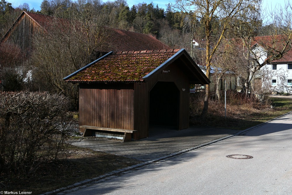Haltestelle: Emsing, Hauptstraße