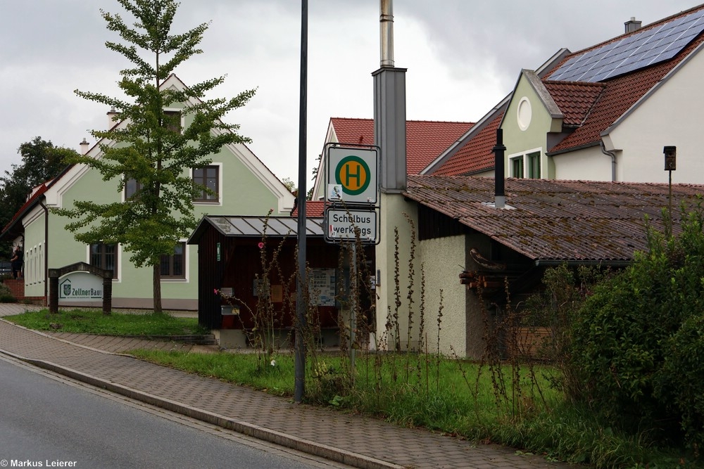 Haltestelle: Holzhäuseln, Holzhäuseln