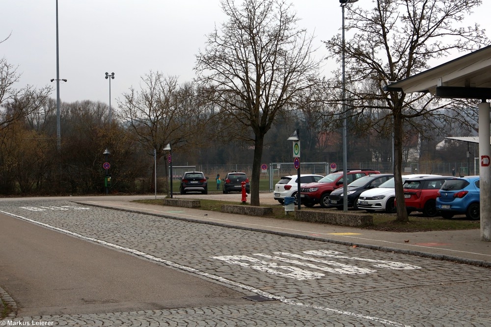 Haltestelle: Niederscheyern, Grundschule